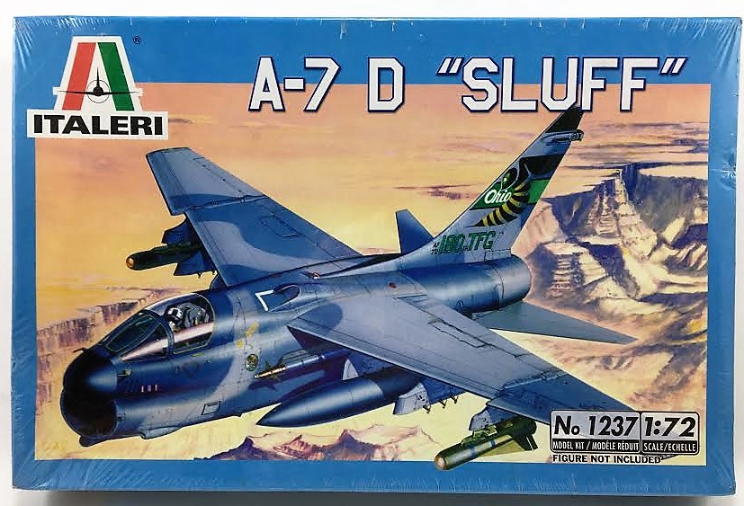 A-7 D "SLUFF"  (italeri)