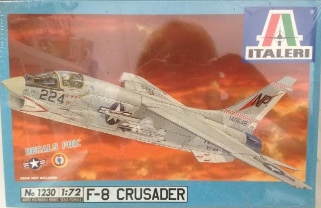 F - 8  CRUSADER  (italeri)