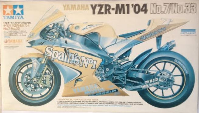 Maqueta de moto YAMAHA  YZR -M1 - 04  (tamilla)